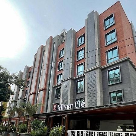 Hotel Silver Cle Haidarábád Kültér fotó