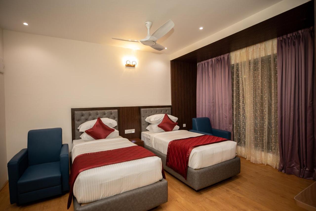 Hotel Silver Cle Haidarábád Kültér fotó