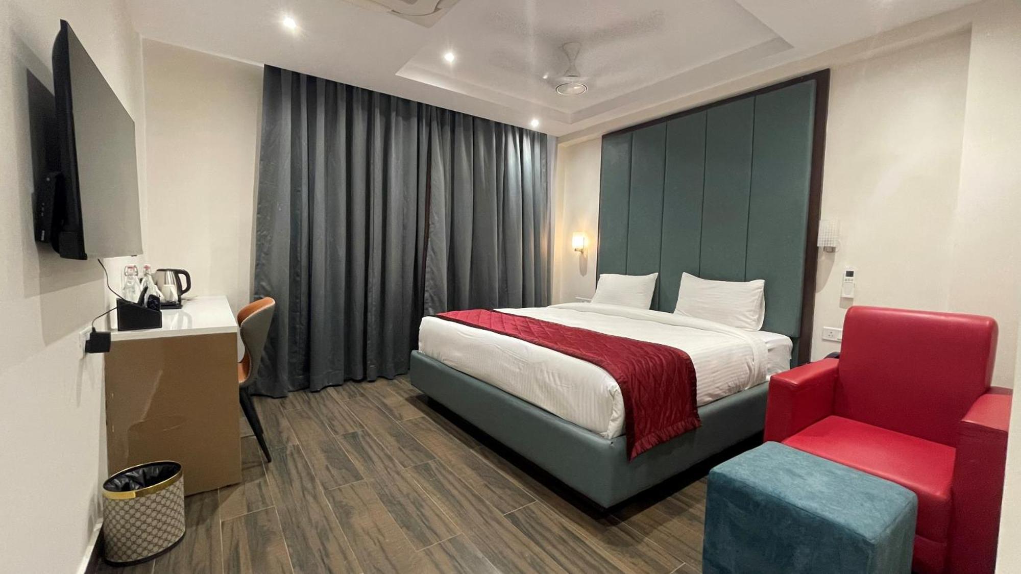 Hotel Silver Cle Haidarábád Kültér fotó
