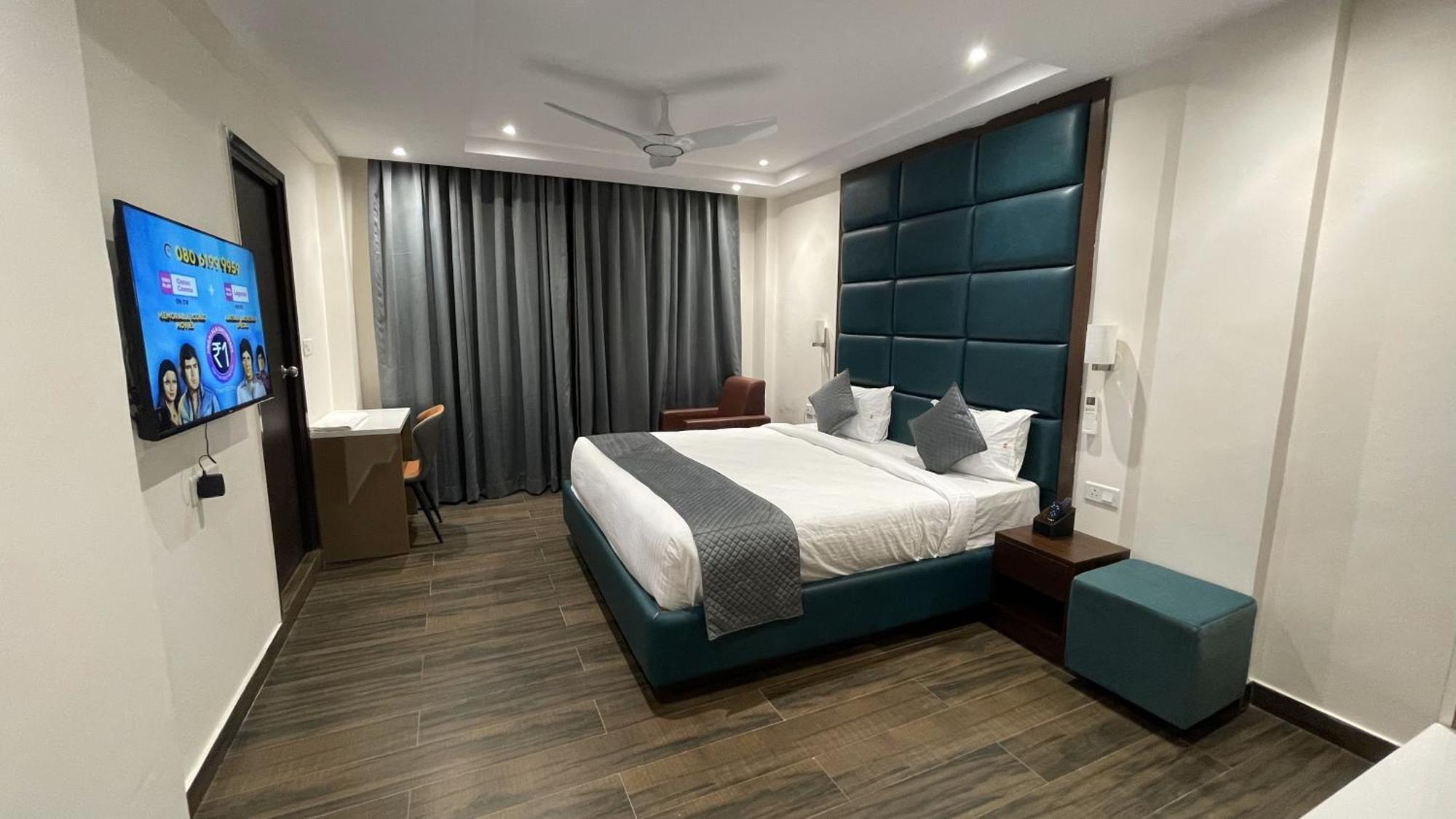 Hotel Silver Cle Haidarábád Kültér fotó